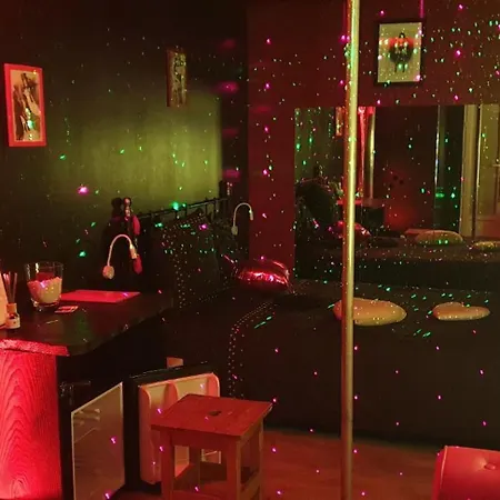 Panzió Loveroom Avec Jaccuzi Les Pins