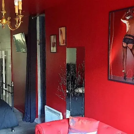 Loveroom Avec Jaccuzi Les Pins * Marolles (Oise)