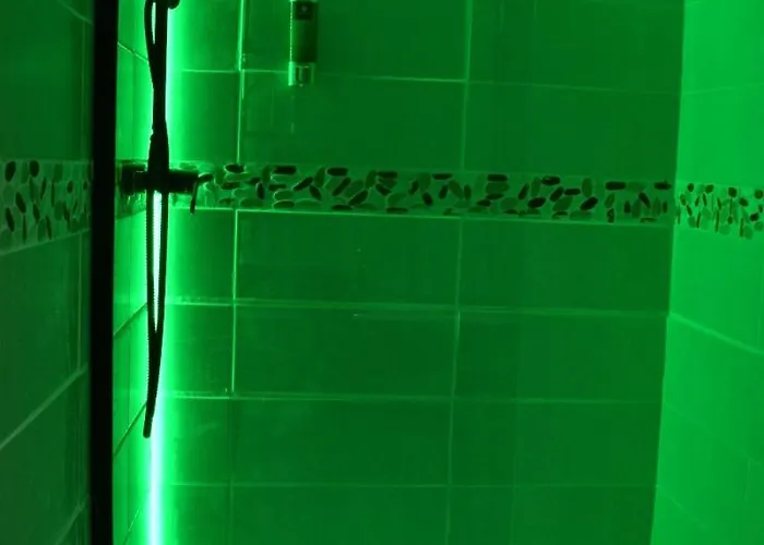 Loveroom Avec Jaccuzi Les Pins *