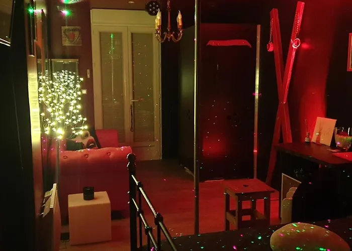 Loveroom Avec Jaccuzi Les Pins Bed & Breakfast Marolles (Oise)