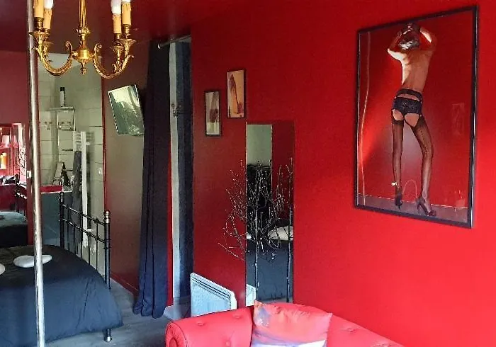 Loveroom Avec Jaccuzi Les Pins * Marolles (Oise)